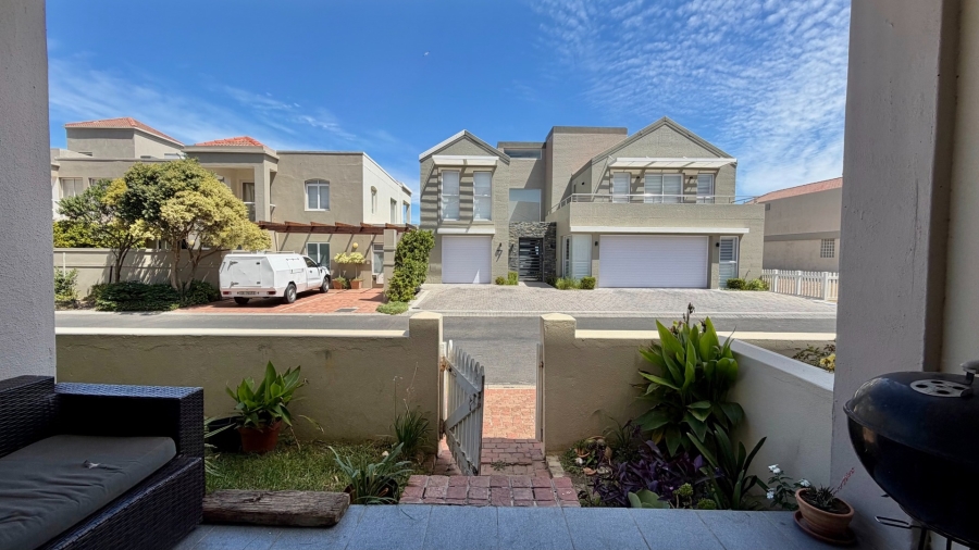 2 Bedroom Property for Sale in Harbour Island Western Cape